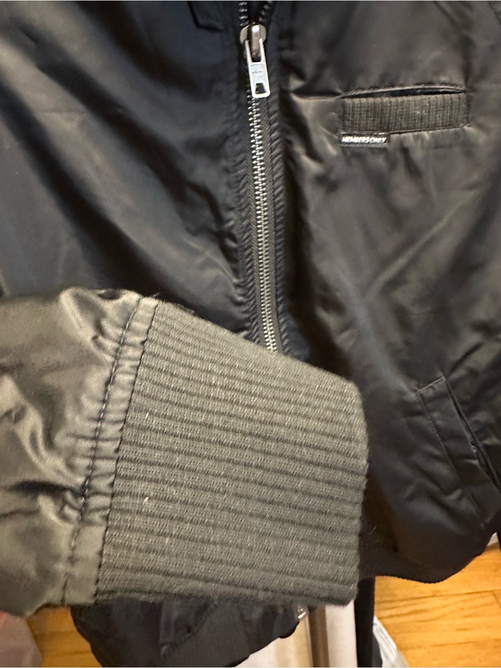 Vintage black full-zip bomber jacket by Members Only - Picture 4 of 4